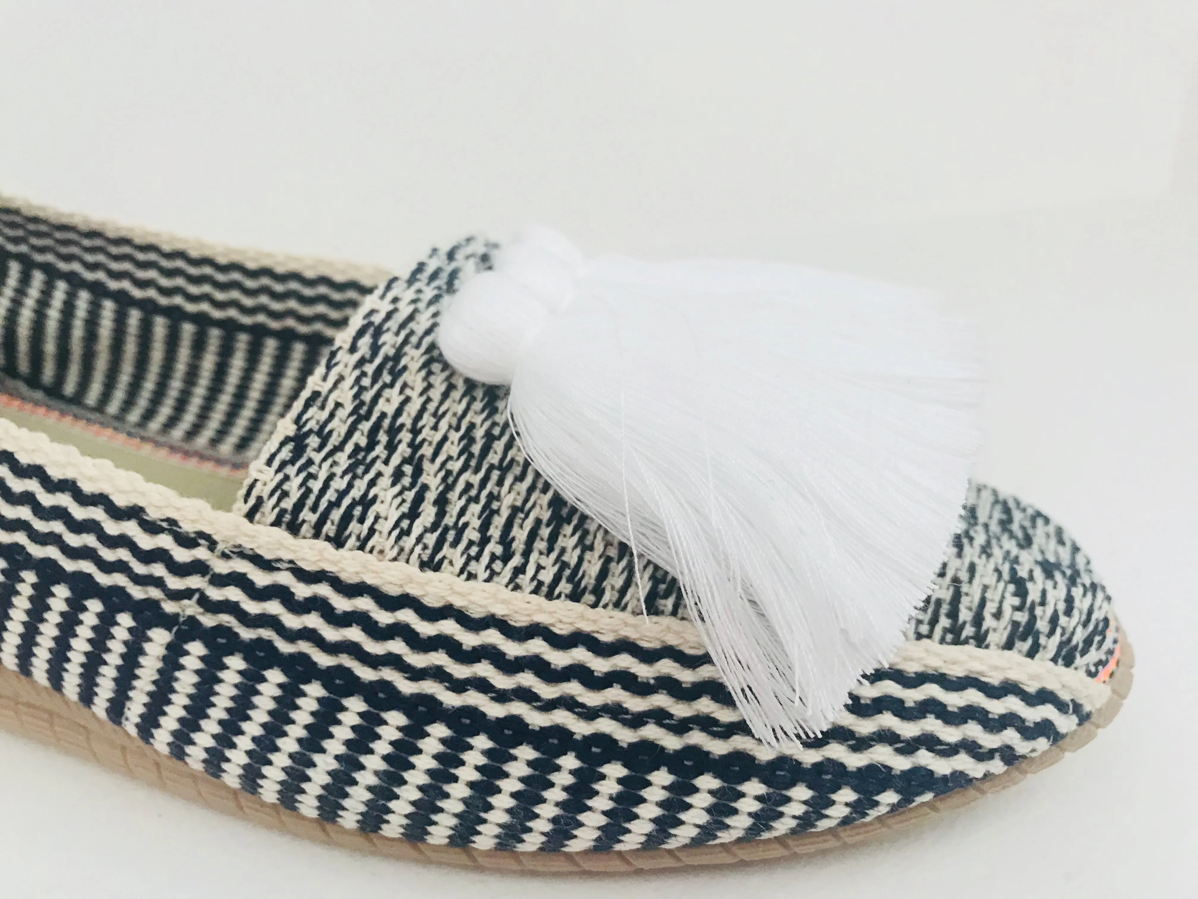 Casa de Vera Amaya Tassel Espadrillas in White