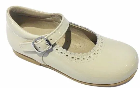 Shawn & Jeffery Ivory Marfil Patent Leather Buckle Classic Mary Jane